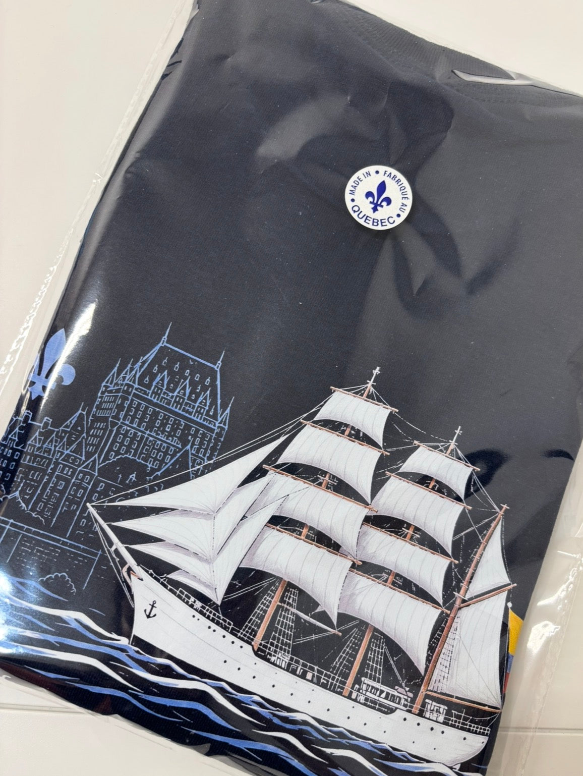T-shirt commémorative Rendez-vous naval de Québec 2026. ARC Gloria - Colombie